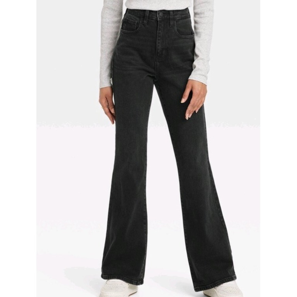 Universal thread Women's High-rise flare black jeans size 4